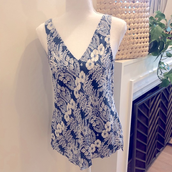 Abigail Borg for J. Crew Blue & White Floral V Neck Tank Top - Size 2 - Picture 1 of 9